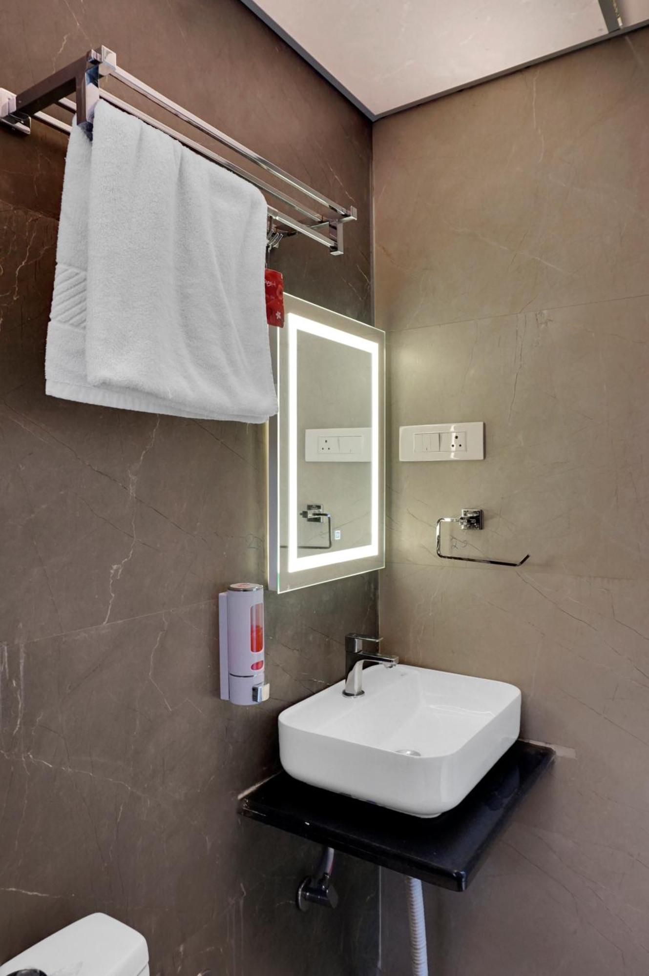 Hotel Sayba Executive Πούνε Εξωτερικό φωτογραφία