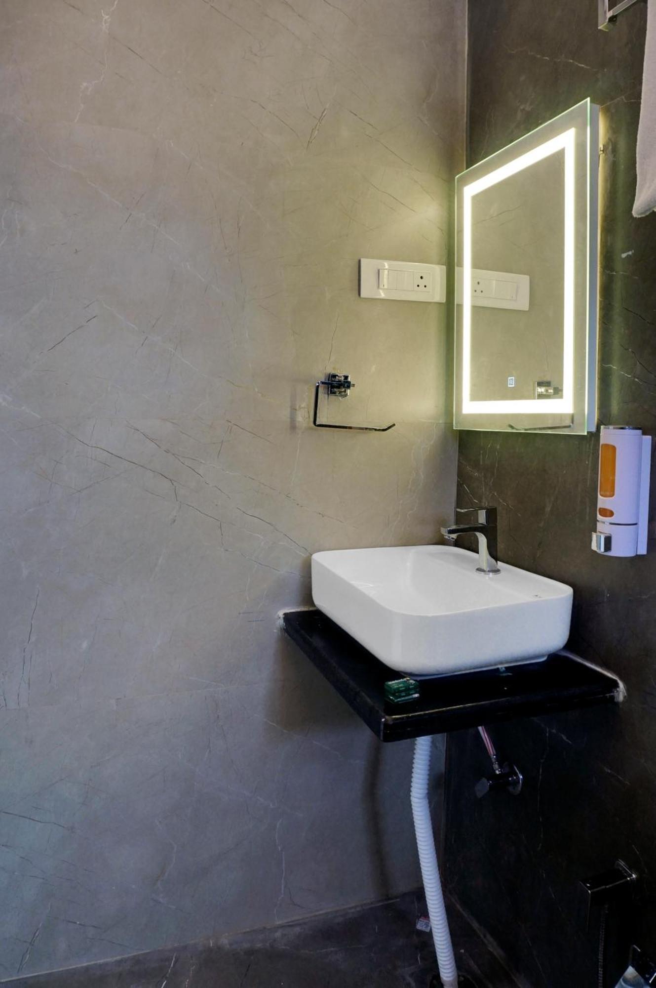 Hotel Sayba Executive Πούνε Εξωτερικό φωτογραφία